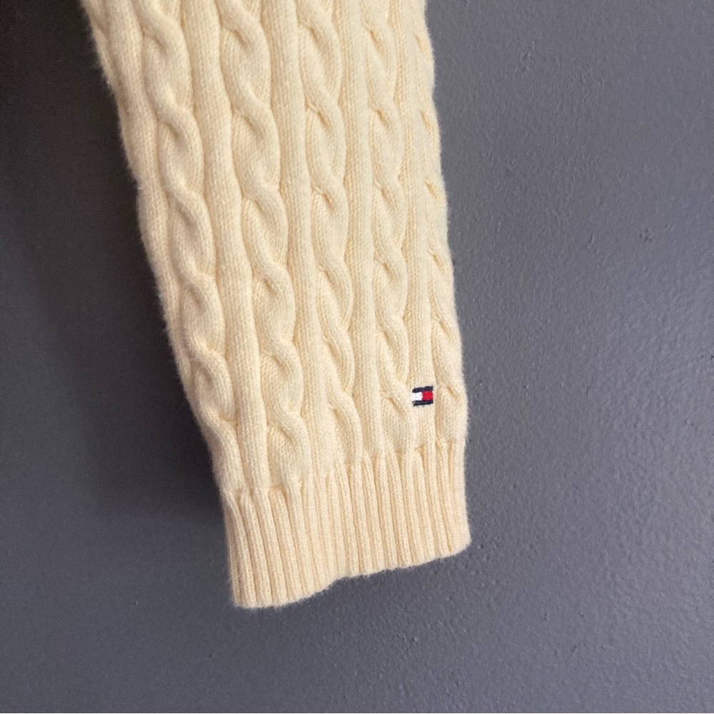 Butter Yellow Classic Cable Knit Tommy Hilfiger Sweater Size Medium - Picture 4 of 6